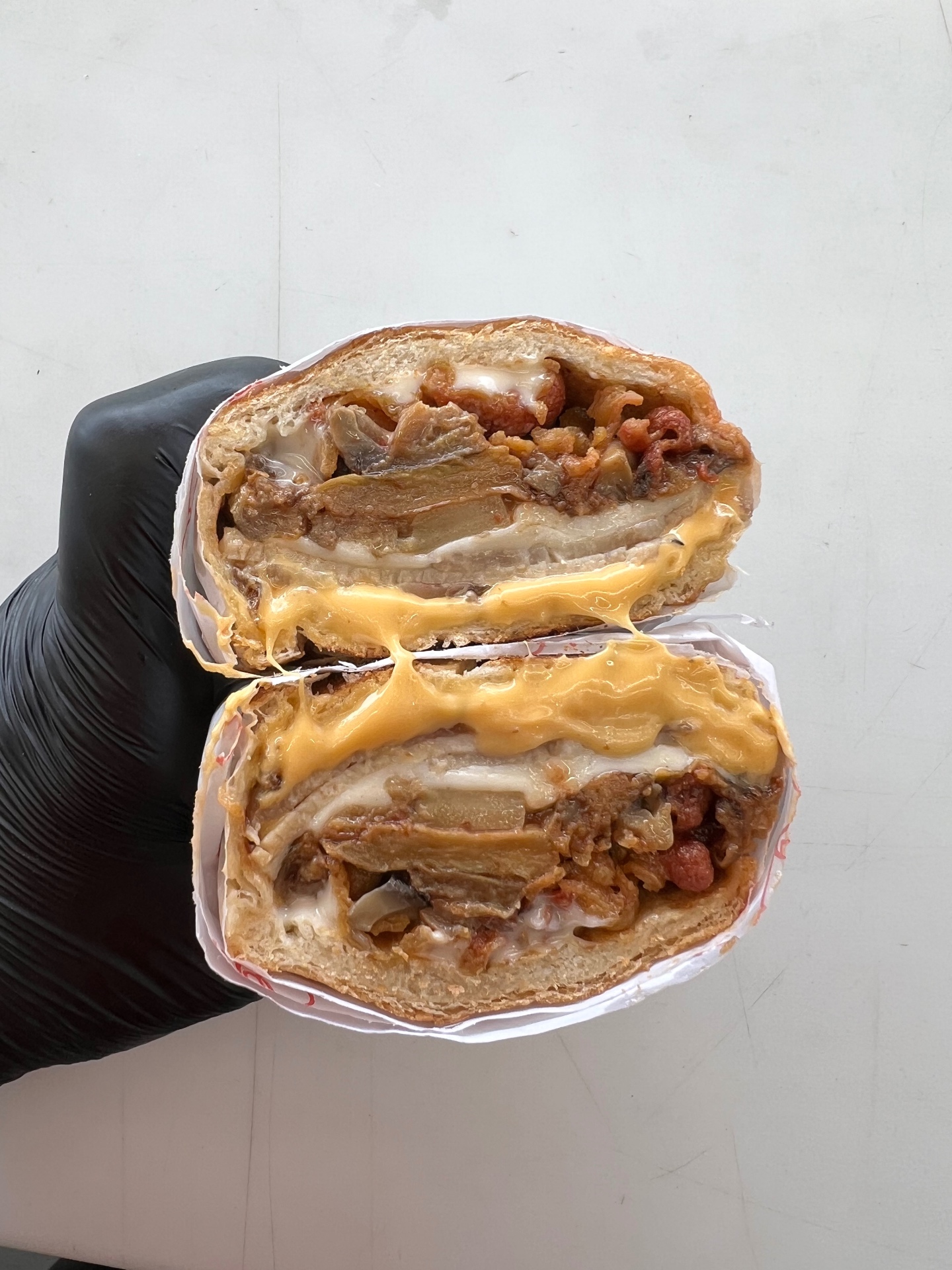 Panino con parmigiana e cheddar